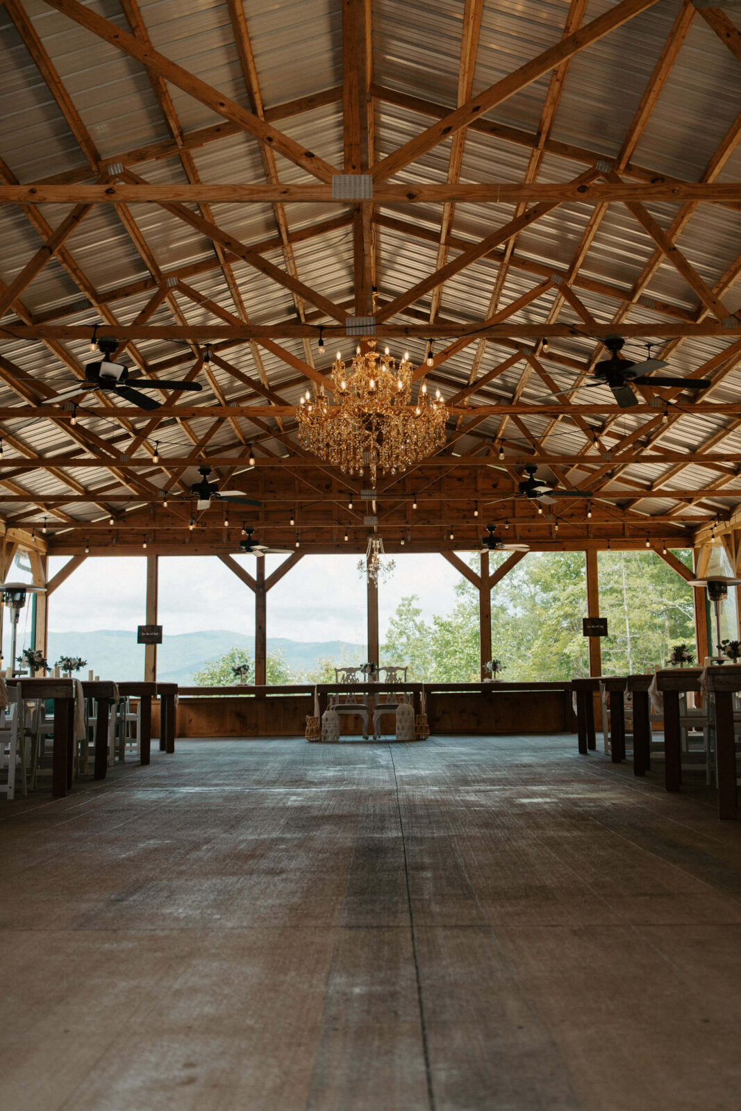 East Tennessee Wedding Venue: The Ridges at Deer Run | by an East Tennessee Wedding Photographer
