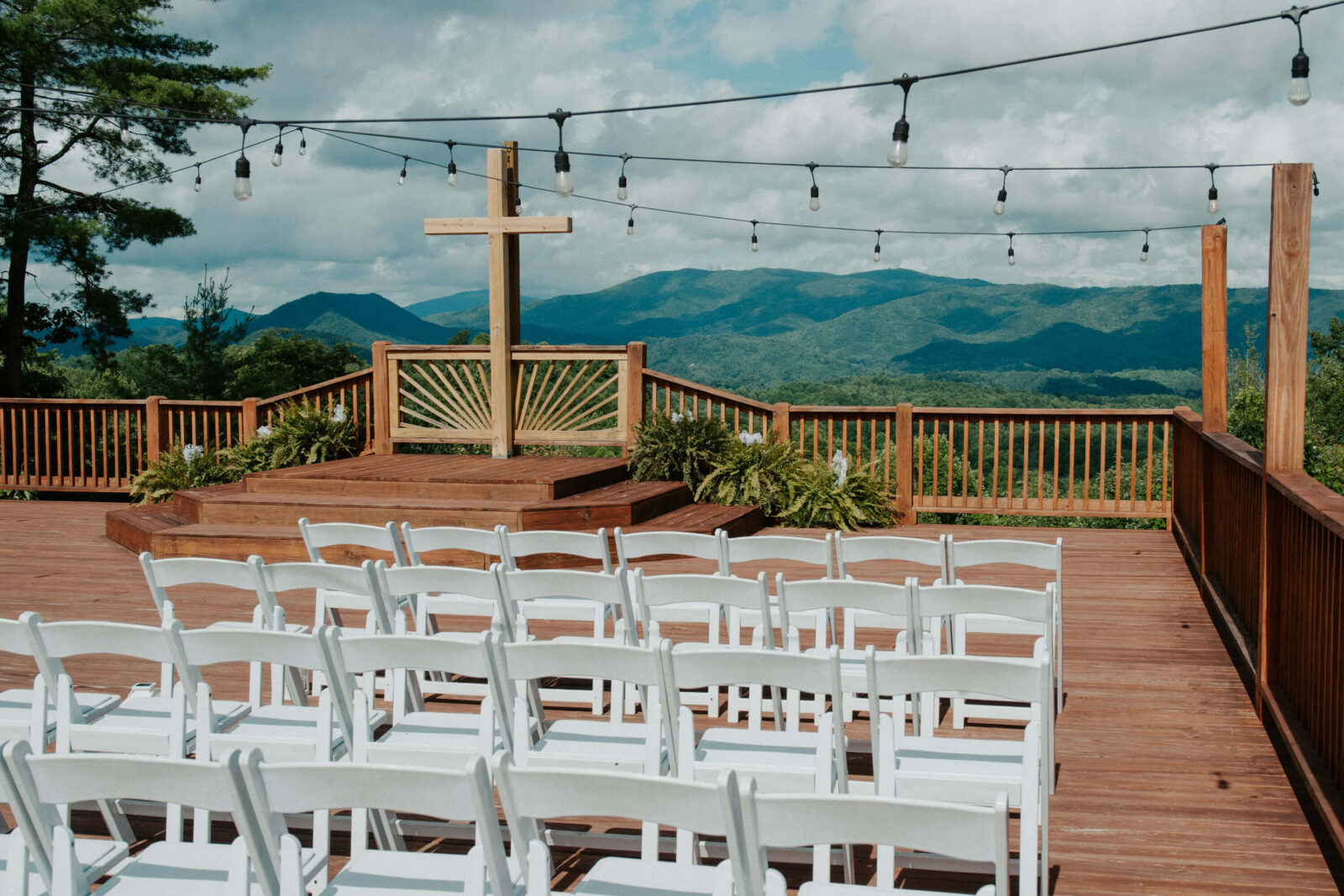 East Tennessee Wedding Venue: The Ridges at Deer Run | by an East Tennessee Wedding Photographer