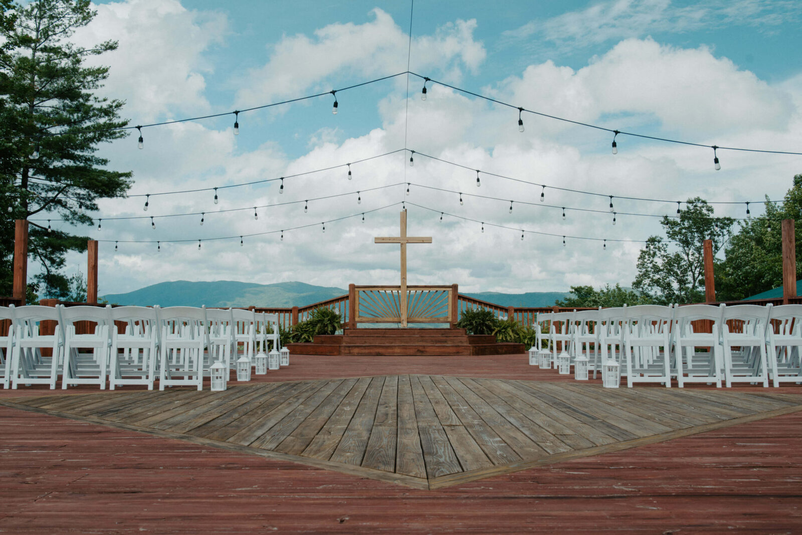 East Tennessee Wedding Venue: The Ridges at Deer Run | by an East Tennessee Wedding Photographer
